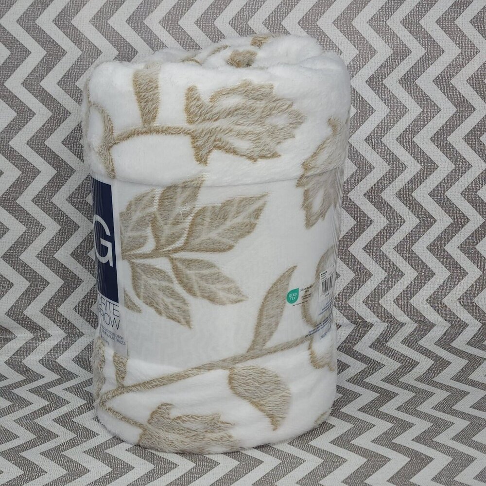 The Big One Oversized Plush Throw Blanket Frosted Tan Leaves 60" x 72" - Picture 3 of 7